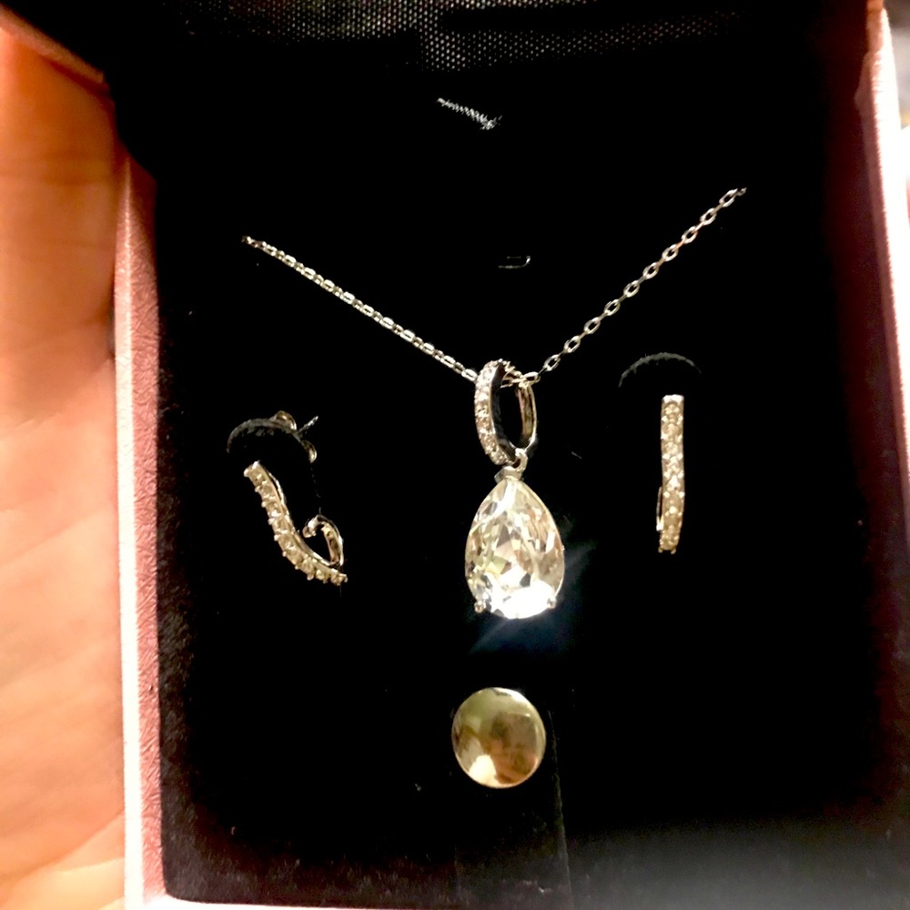 Camila Necklace and Earring set